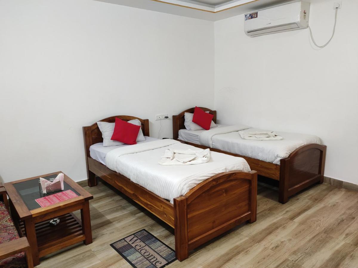Hotel Nakshatra Karimganj Экстерьер фото